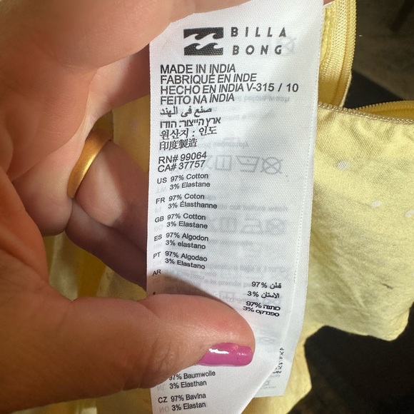 **3 for $30** 
Yellow Billabong polka dot crop top - Picture 4 of 8